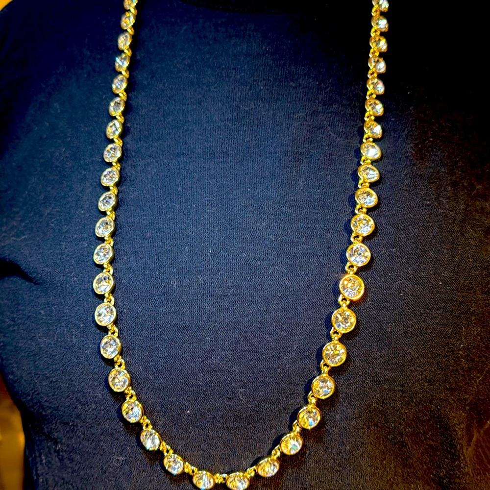 ❤️ “Authentic Givenchy Gold and Swarovski Necklace with Elegant Silhouette” ❤️
